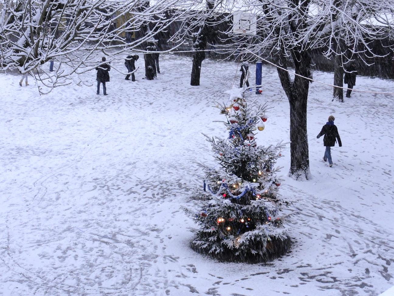 Depart En Vacances De Noel Sous La Neige Institution Jean Paul Ii
