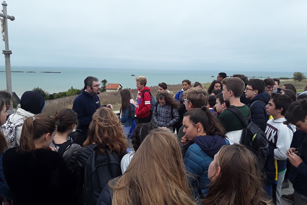 Viste comméntée du port artificiel d'Arromanches